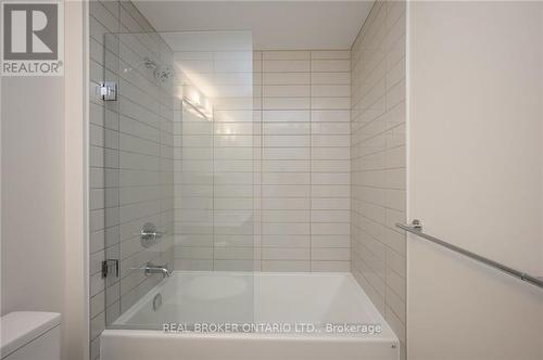 #507 -320 Plains Rd E, Burlington, ON - Indoor Photo Showing Bathroom