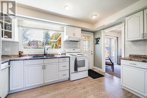 1778 Scugog Street, Scugog (Port Perry), ON - Indoor Photo Showing Kitchen With Double Sink