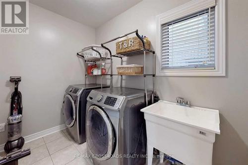 62 Romanelli Crescent, Bradford West Gwillimbury, ON - Indoor Photo Showing Laundry Room
