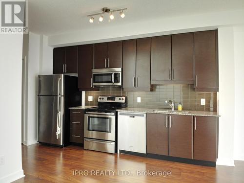 3302 - 33 Bay Street, Toronto, ON - Indoor Photo Showing Kitchen With Stainless Steel Kitchen With Double Sink