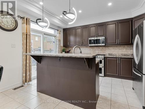 5 Forestbrook Drive, Markham, ON - Indoor Photo Showing Kitchen With Upgraded Kitchen