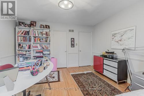 242 Forest Hill Rd, Toronto, ON - Indoor