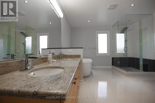 75 Somerset Cres, Richmond Hill, ON - Indoor Photo Showing Bathroom