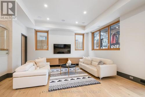 170 Burndale Ave, Toronto, ON - Indoor Photo Showing Living Room