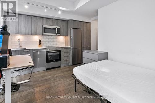 #2110 -28 Wellesley St E, Toronto, ON - Indoor Photo Showing Kitchen With Stainless Steel Kitchen With Upgraded Kitchen