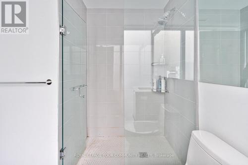 #2110 -28 Wellesley St E, Toronto, ON - Indoor Photo Showing Bathroom
