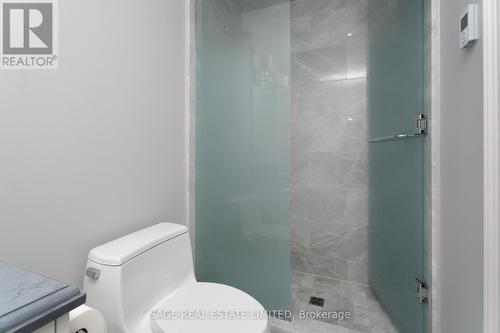 304 - 133 Hazelton Avenue, Toronto, ON - Indoor Photo Showing Bathroom