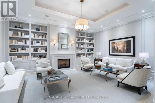 304 - 133 Hazelton Avenue, Toronto, ON - Indoor Photo Showing Living Room With Fireplace