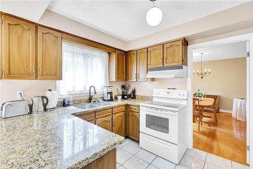 116 Barbican Trail, St. Catharines, ON - Indoor Photo Showing Kitchen With Double Sink