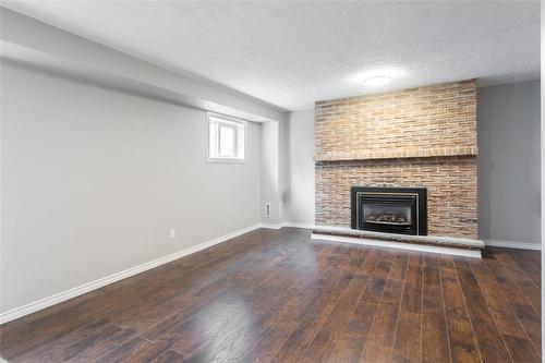 9 Hurricane Road, Fonthill, ON - Indoor Photo Showing Living Room With Fireplace