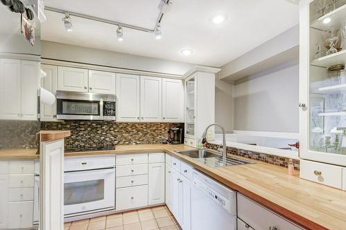 1564 Kerns Road|Unit #1, Burlington, ON - Indoor Photo Showing Kitchen