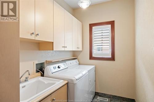 944 Lake Trail Drive, Windsor, ON - Indoor Photo Showing Laundry Room