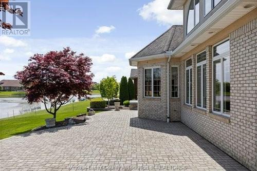 944 Lake Trail Drive, Windsor, ON - Outdoor