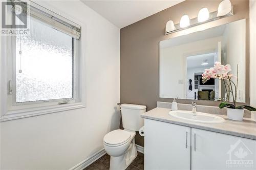 521 Paine Avenue, Ottawa, ON - Indoor Photo Showing Bathroom