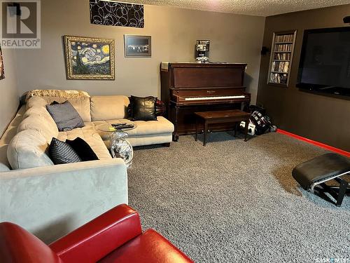 137 East Drive, Saskatoon, SK - Indoor Photo Showing Living Room