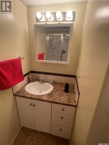 107 Griffin Street, Maple Creek, SK - Indoor Photo Showing Bathroom