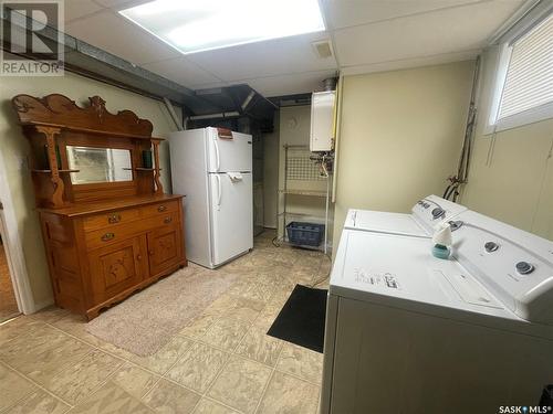 107 Griffin Street, Maple Creek, SK - Indoor Photo Showing Laundry Room