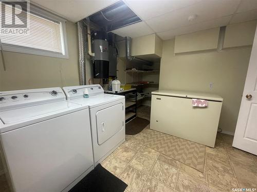 107 Griffin Street, Maple Creek, SK - Indoor Photo Showing Laundry Room