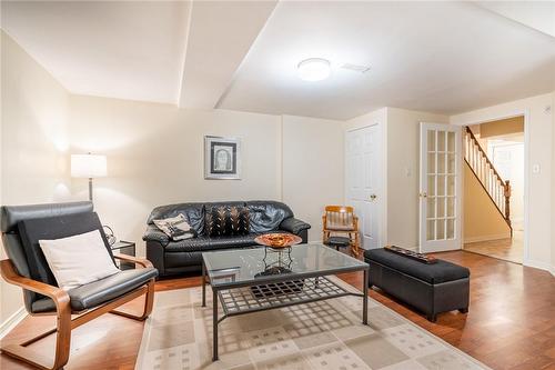 2025 Cleaver Avenue|Unit #32, Burlington, ON - Indoor Photo Showing Living Room