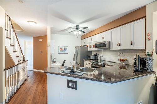 2025 Cleaver Avenue|Unit #32, Burlington, ON - Indoor Photo Showing Kitchen With Double Sink