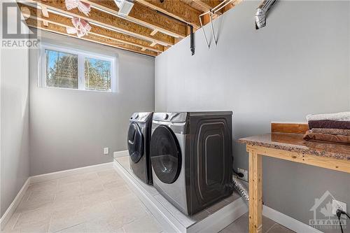 4 Merkley Place, Morewood, ON - Indoor Photo Showing Laundry Room