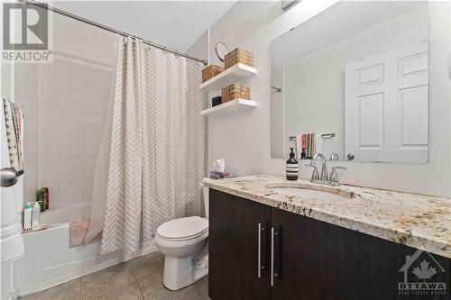 845 Blackcomb Private Unit#A, Ottawa, ON - Indoor Photo Showing Bathroom