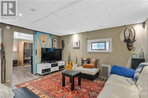 1585 Baseline Road, Ottawa, ON - Indoor Photo Showing Living Room