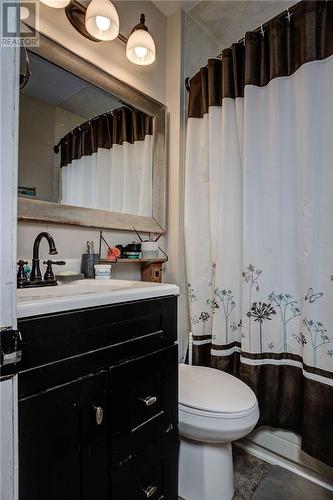 415 Whittaker, Sudbury, ON - Indoor Photo Showing Bathroom