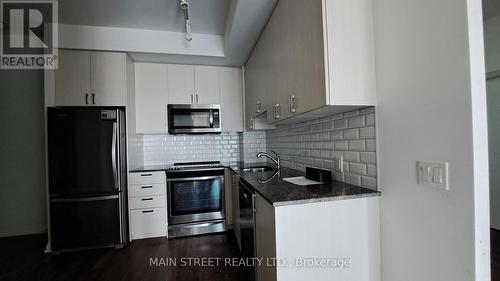 761 - 60 Ann O'Reilly Road, Toronto, ON - Indoor Photo Showing Kitchen With Stainless Steel Kitchen With Upgraded Kitchen