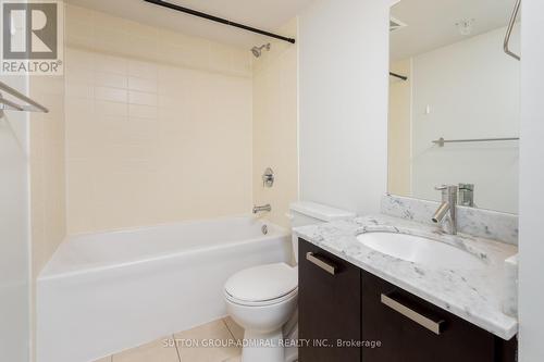 #512W -36 Lisgar St, Toronto, ON - Indoor Photo Showing Bathroom