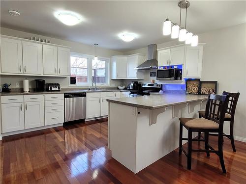 62 Dufferin Avenue W, Portage La Prairie, MB - Indoor Photo Showing Kitchen