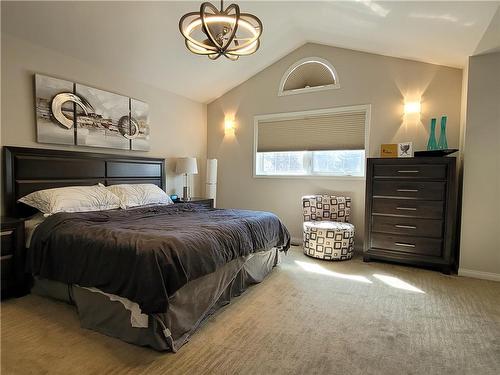 62 Dufferin Avenue W, Portage La Prairie, MB - Indoor Photo Showing Bedroom