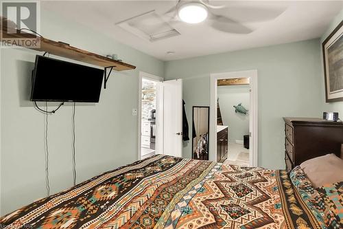 11035 Sodom Rd, Niagara Falls, ON - Indoor Photo Showing Bedroom