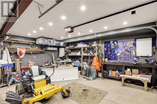 11035 Sodom Rd, Niagara Falls, ON - Indoor Photo Showing Garage