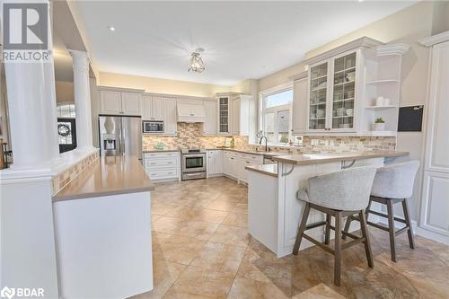 39 Leader Court, Hillsburgh, ON - Indoor Photo Showing Kitchen With Upgraded Kitchen