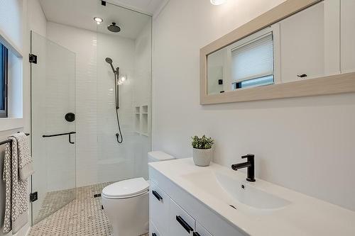 2168 Harris Crescent, Burlington, ON - Indoor Photo Showing Bathroom