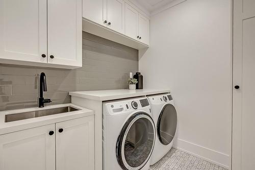 2168 Harris Crescent, Burlington, ON - Indoor Photo Showing Laundry Room