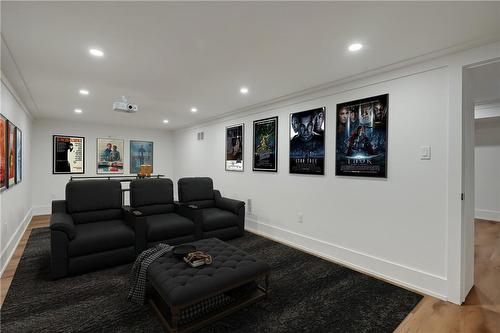 2168 Harris Crescent, Burlington, ON - Indoor Photo Showing Living Room