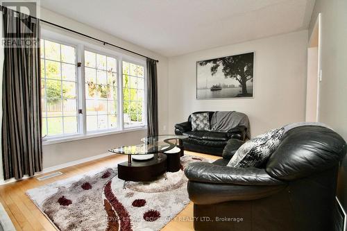 1032 Frei Street, Cobourg, ON - Indoor Photo Showing Living Room