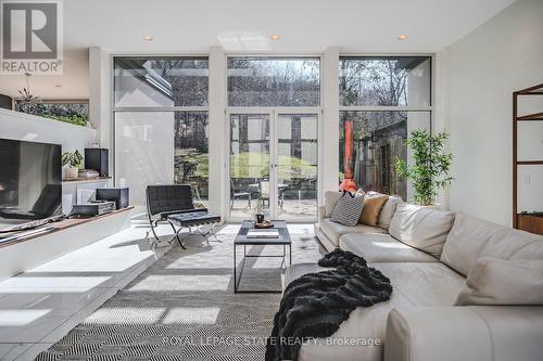 79 Amelia St, Hamilton, ON - Indoor Photo Showing Living Room