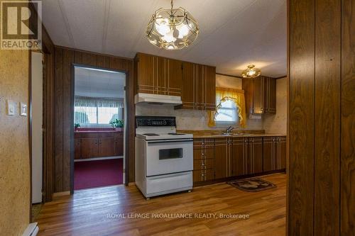25 Linden Boulevard, Quinte West, ON - Indoor Photo Showing Kitchen