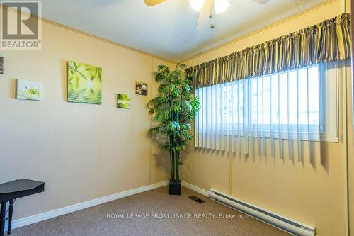 25 Linden Boulevard, Quinte West, ON - Indoor Photo Showing Other Room