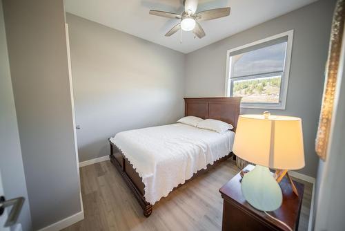 1661 Koocanusa Lake Drive, Lake Koocanusa, BC - Indoor Photo Showing Bedroom