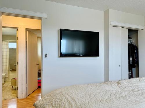 201 14Th Street S, Cranbrook, BC - Indoor Photo Showing Bedroom