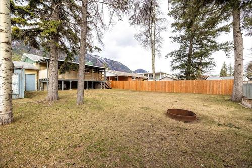 490 Pine Avenue, Sparwood, BC - Outdoor