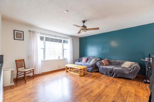 490 Pine Avenue, Sparwood, BC - Indoor Photo Showing Bedroom