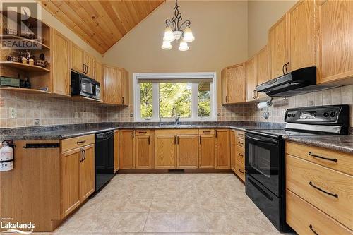 72 Richwood Drive, Skerryvore, ON - Indoor Photo Showing Kitchen