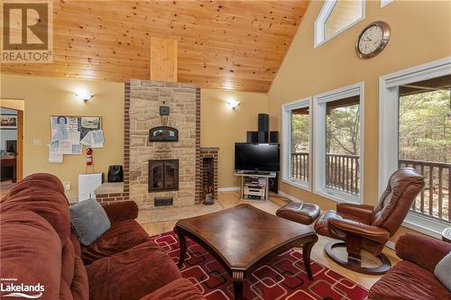 72 Richwood Drive, Skerryvore, ON - Indoor Photo Showing Living Room With Fireplace