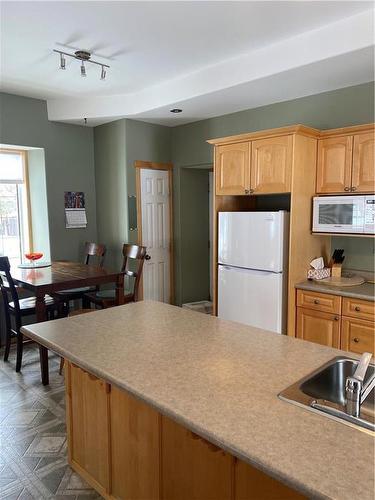 106 Conklin Street S, Crystal City, MB - Indoor Photo Showing Kitchen