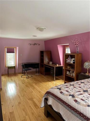 106 Conklin Street S, Crystal City, MB - Indoor Photo Showing Bedroom
